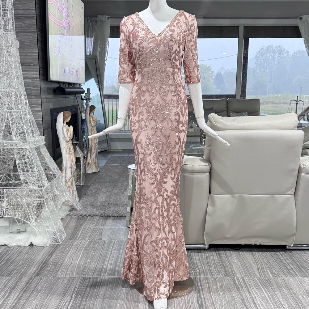 New 🔥 Sophisticated Blush Rose Gold Long Sleeve Gown